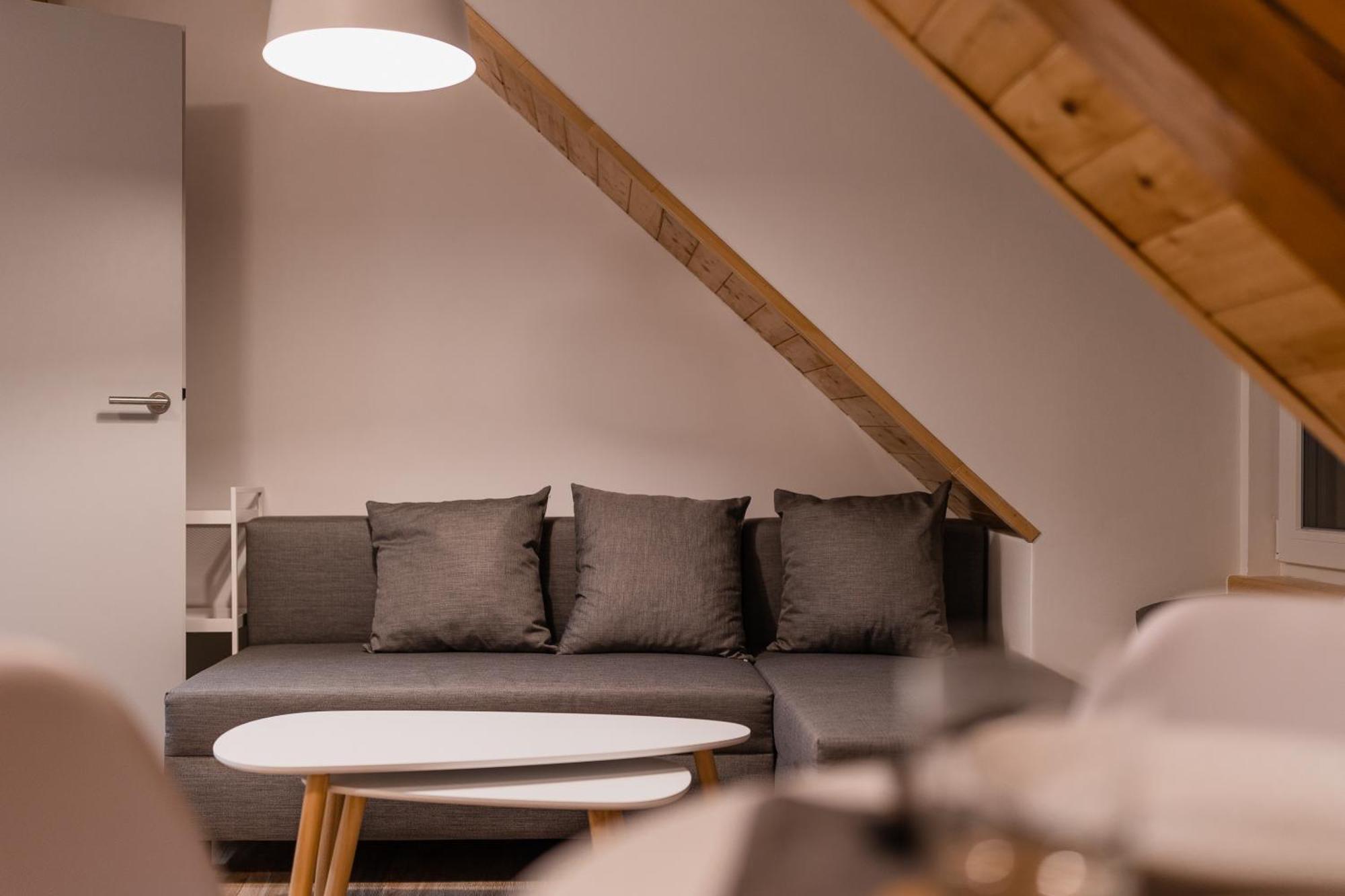 Romanticky Loft Parking U Hlavniho Nadrazi Оломоуц Екстериор снимка