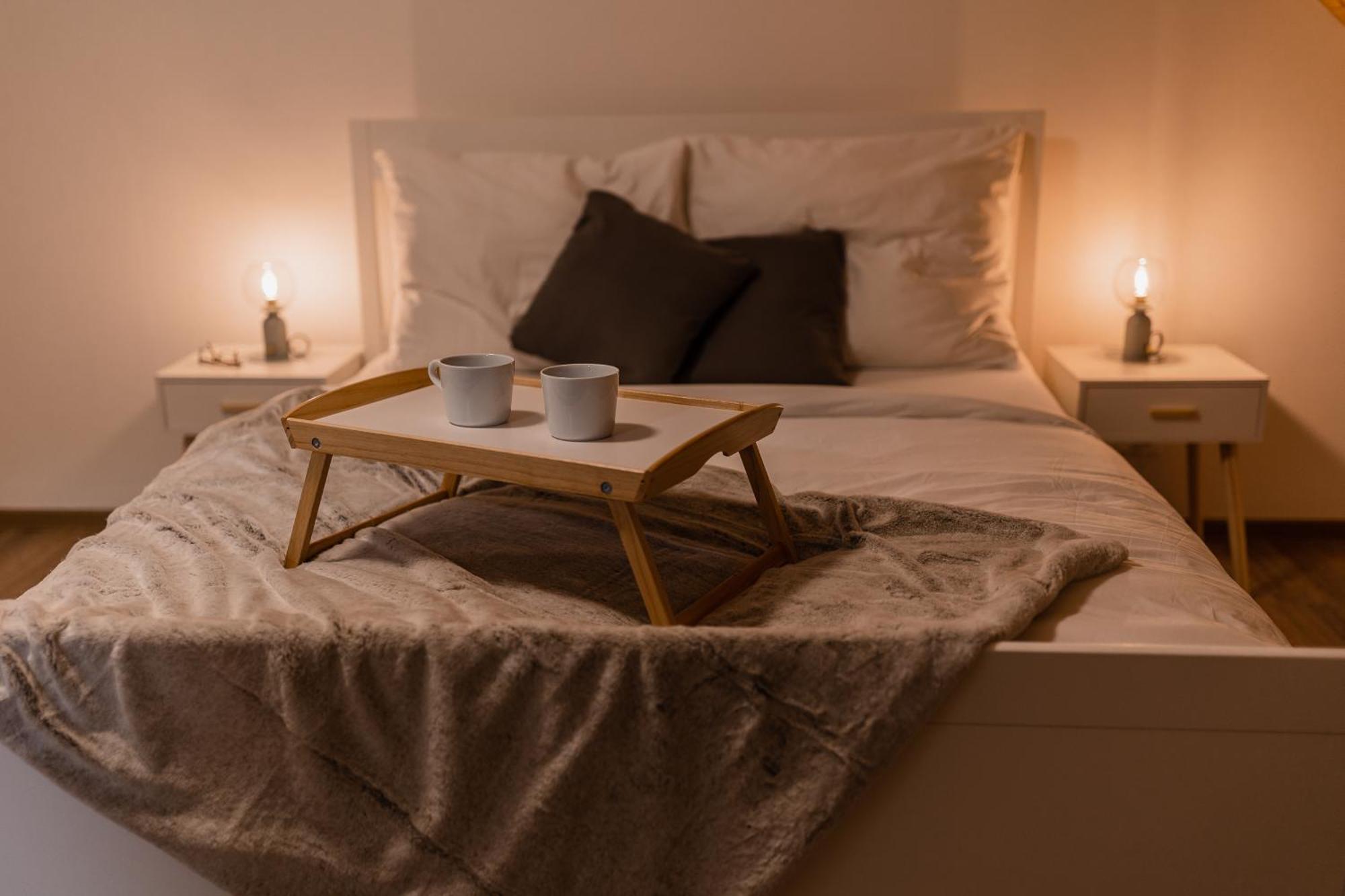 Romanticky Loft Parking U Hlavniho Nadrazi Оломоуц Екстериор снимка