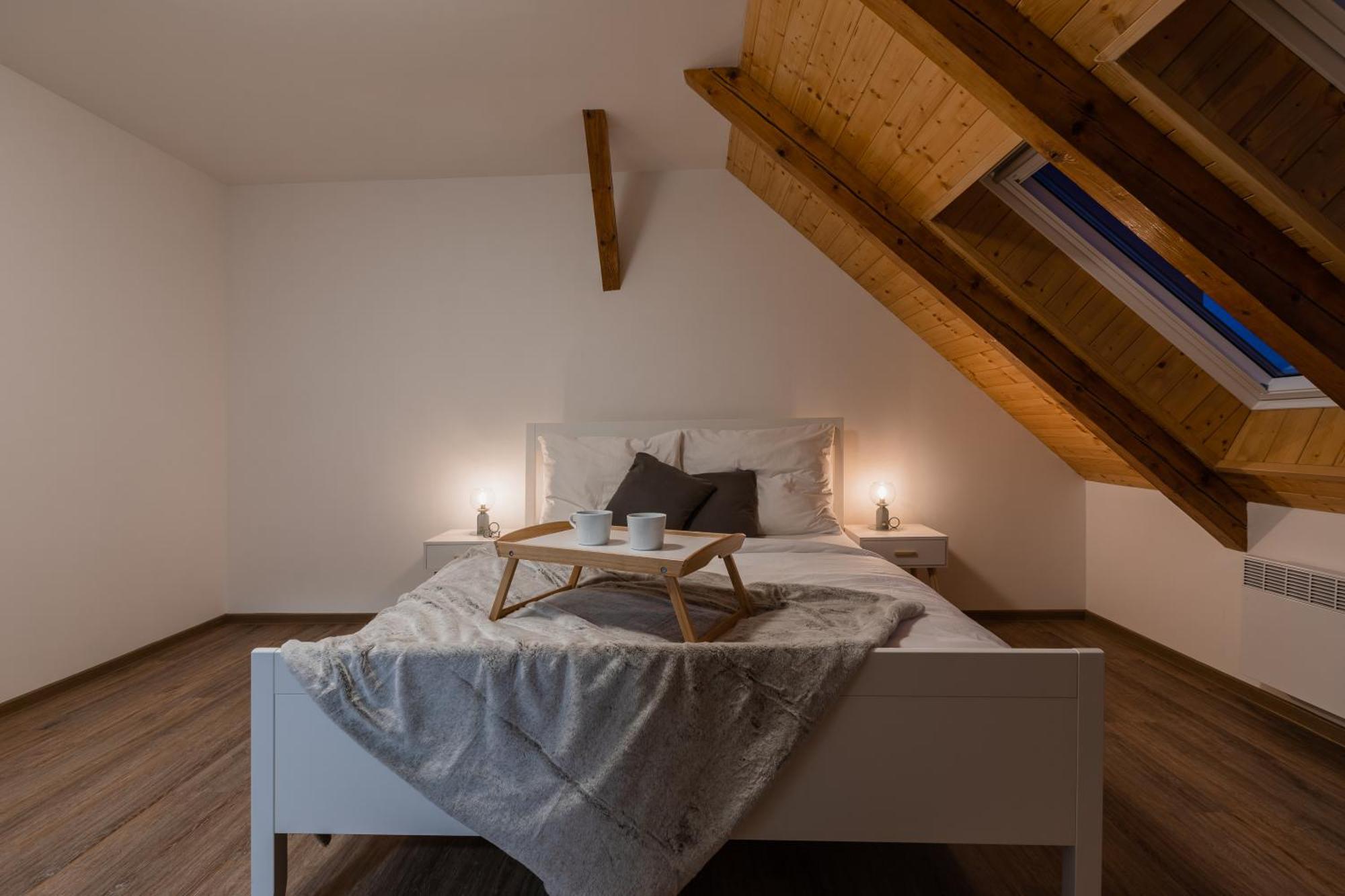 Romanticky Loft Parking U Hlavniho Nadrazi Оломоуц Екстериор снимка