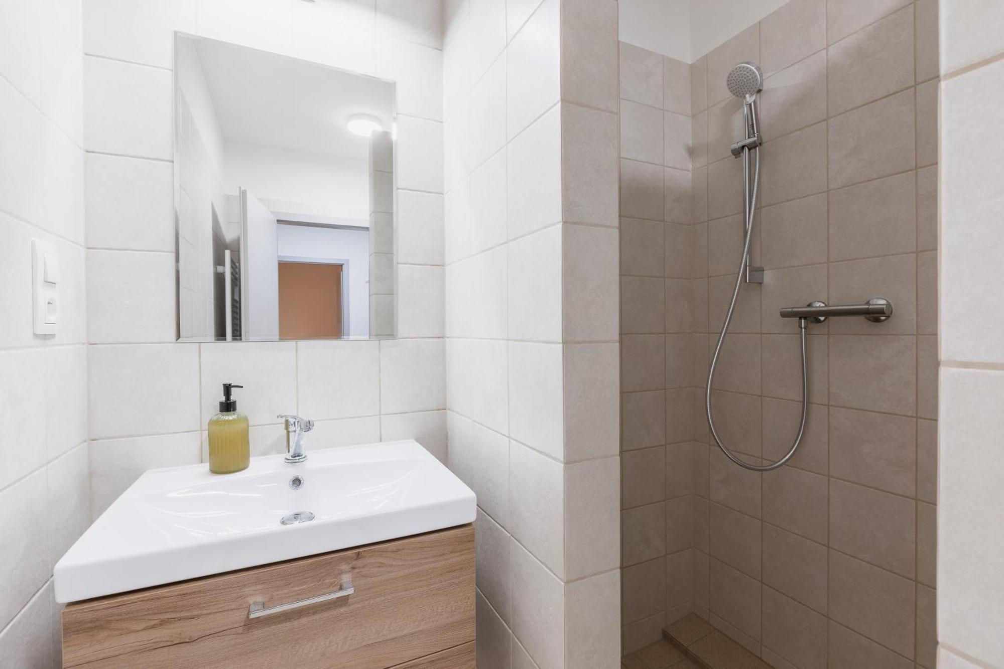 Romanticky Loft Parking U Hlavniho Nadrazi Оломоуц Екстериор снимка