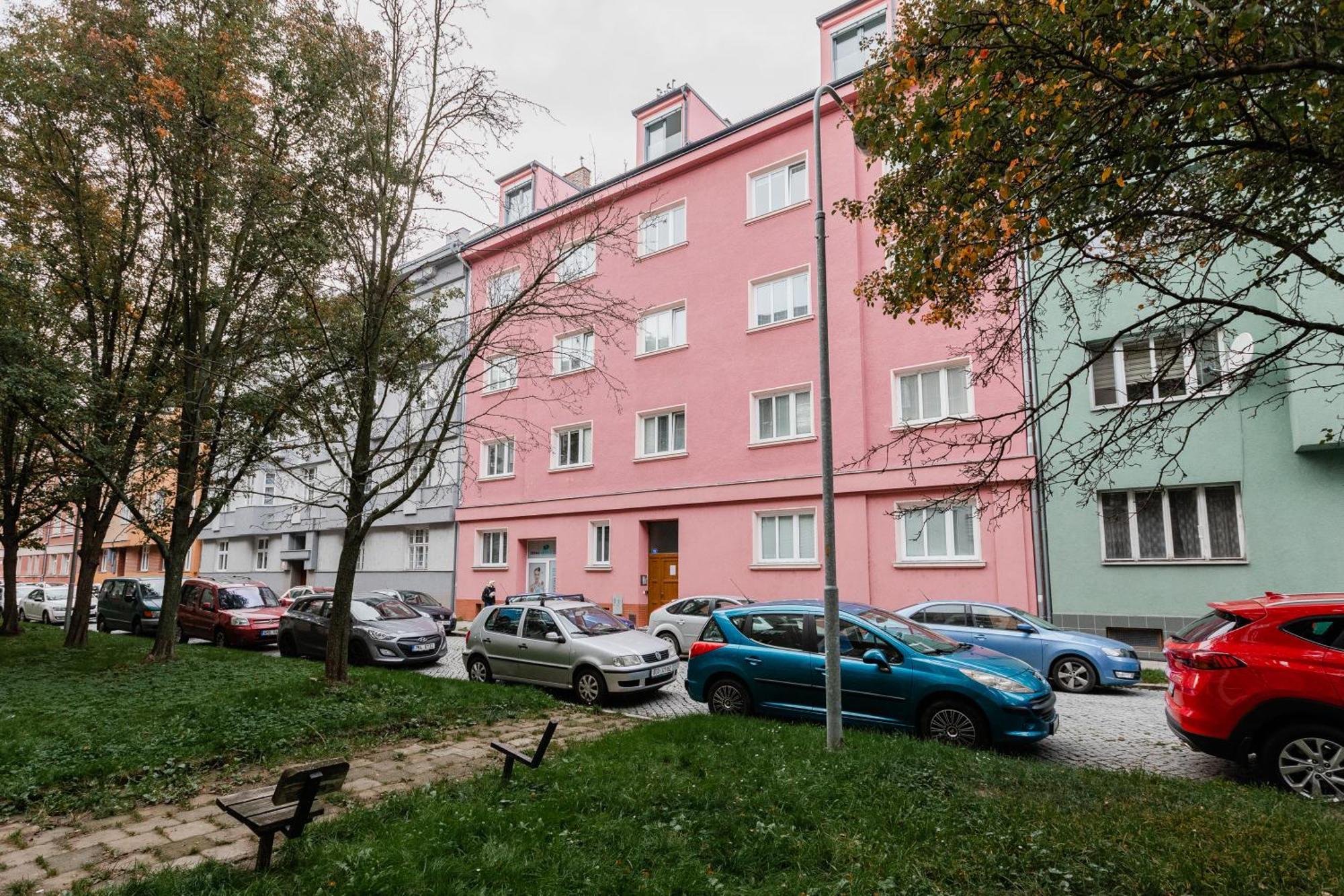 Romanticky Loft Parking U Hlavniho Nadrazi Оломоуц Екстериор снимка