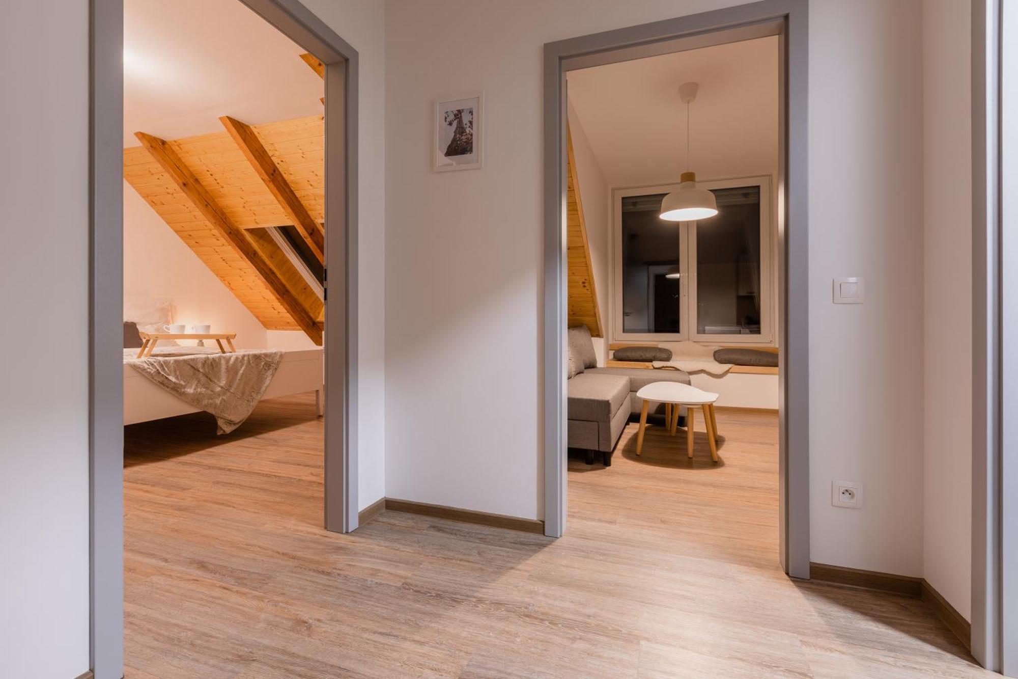 Romanticky Loft Parking U Hlavniho Nadrazi Оломоуц Екстериор снимка